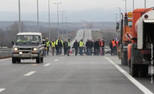 Деоница ауто-пута Владичин Хан-Доњи Нерадовац